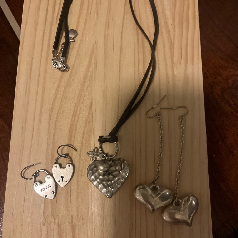 BundleFossil Earring , Relic necklace and heart earring.
